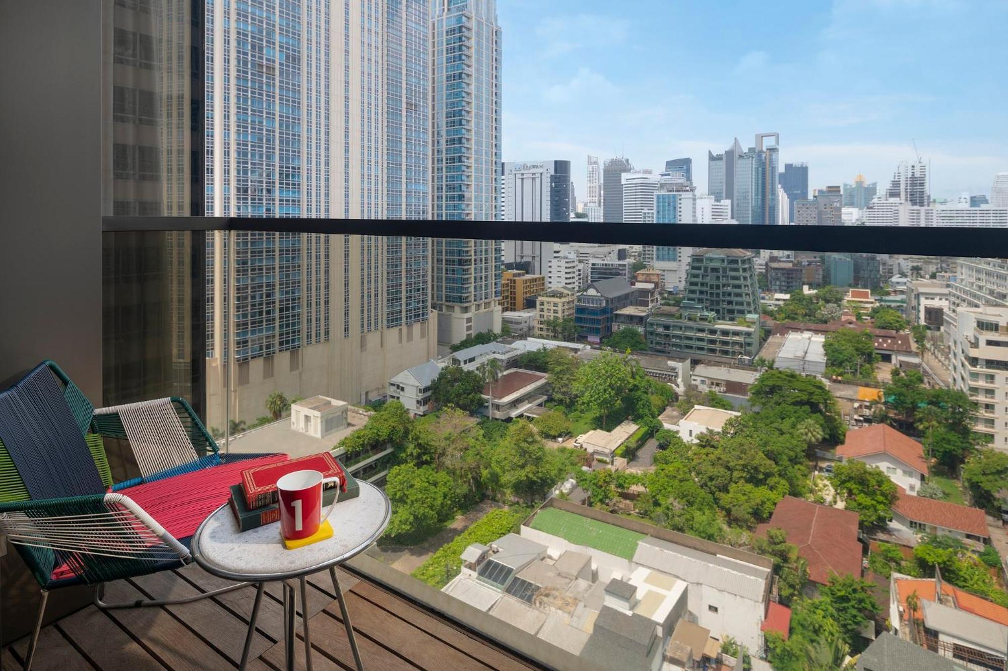 Hotel Indigo Bangkok Wireless Road By Ihg Exterior foto View from the balcony of a typical apartment