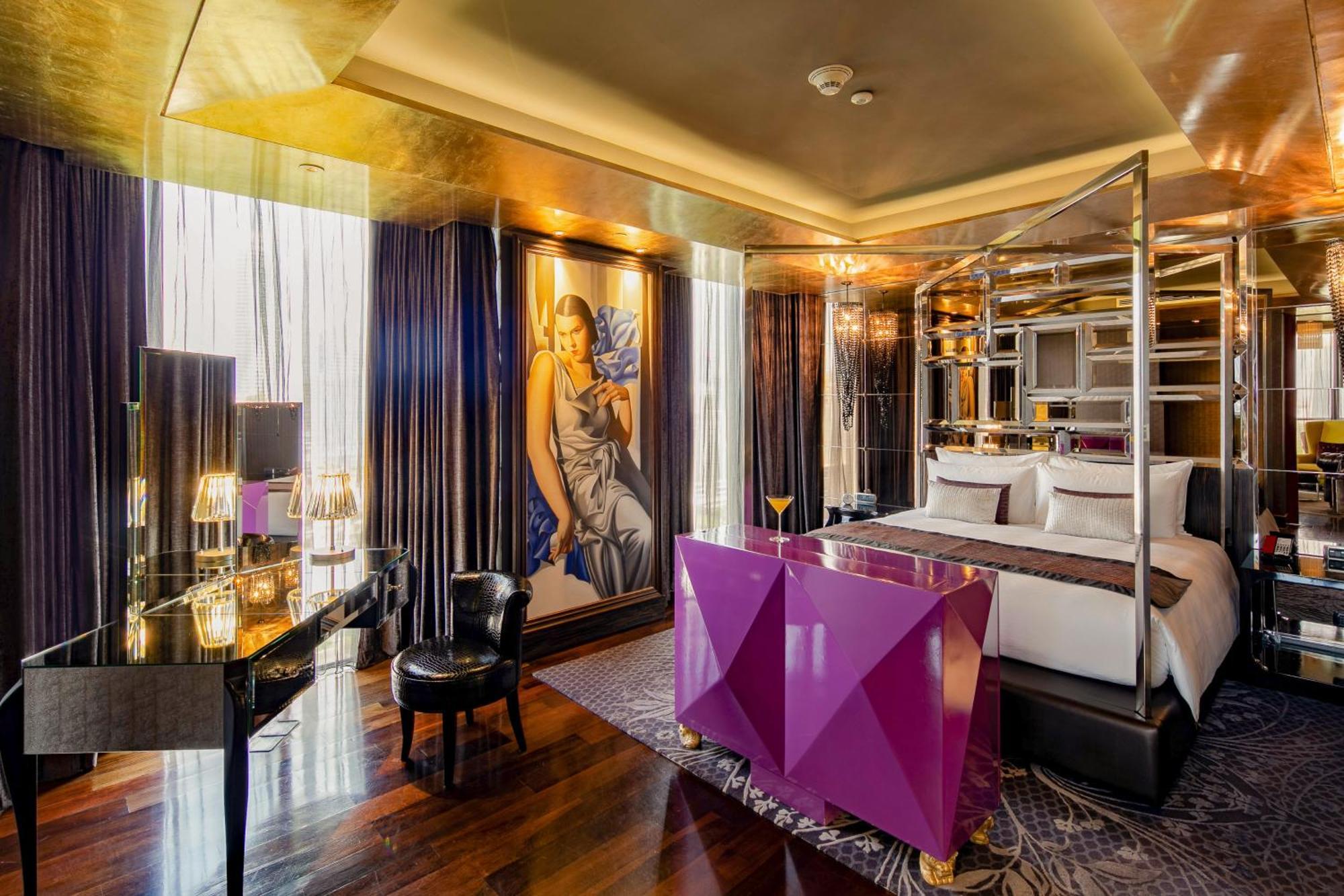 Hotel Indigo Bangkok Wireless Road By Ihg Exterior foto A suite at the W London